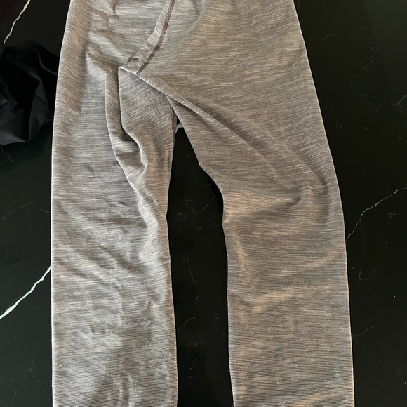 RARE Lululemon wunder under leggings ( VINTAGE ) 28 inch inseam - Picture 4 of 5